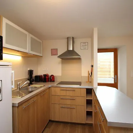 : 3 Pièces Avec Terrasse Et Wifi à 300m Des Thermes - Fr-1-608-204 *