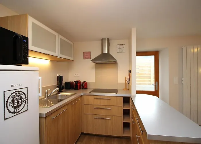 : 3 Pièces Avec Terrasse Et Wifi à 300m Des Thermes - Fr-1-608-204 *